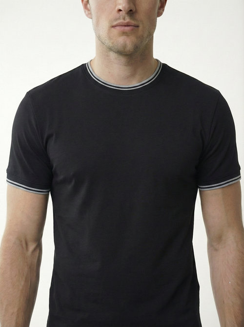 Luxe 26 T - Black/ Dark Grey Trim