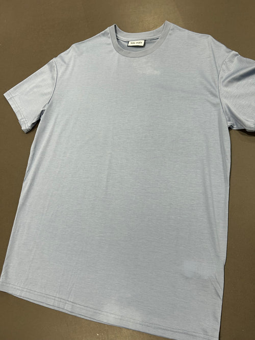 RESELL: Ski Luxe Tee, Medium