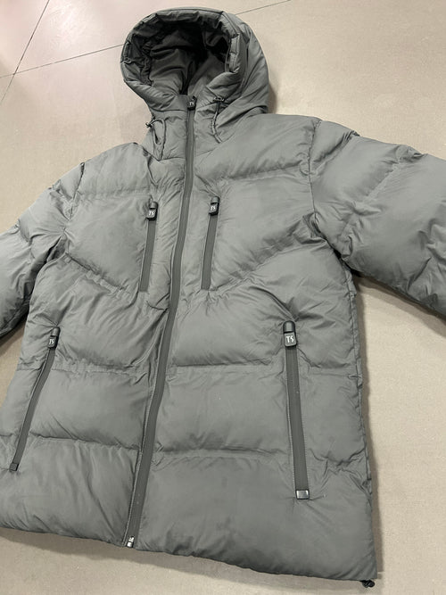RESELL: Medium charcoal Apex