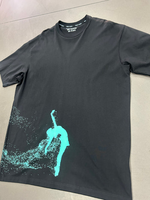 RESELL: 4XL Dancer T-shirt