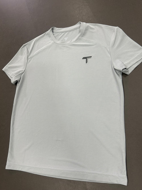 RESELL: Grey dynamic T-shirt age 8
