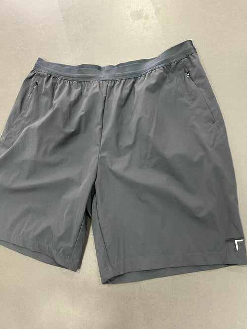 RESELL: Dark Grey T1 short XL